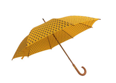 ร่มไม้ฝนผู้หญิงเหลืองด้ามไม้ด้ามผ้าใยสังเคราะห์