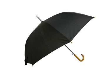 สีดำ J Stick ด้ามไม้ร่มผ้าโพลีเอสเตอร์น้ำหนักเบาป้องกันรังสียูวี