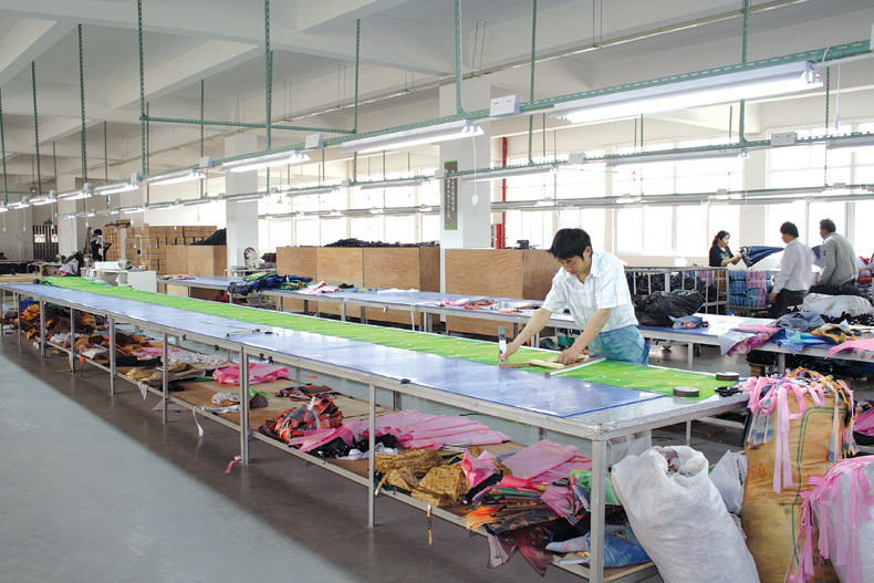 Xiamen United-Prosperity Industry &amp; Trade Co., Ltd. สายการผลิตของโรงงาน